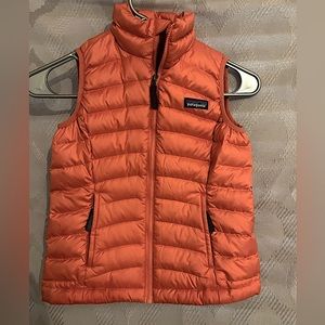 Patagonia insulated vest, size XS 5-6. Only worn twice.
